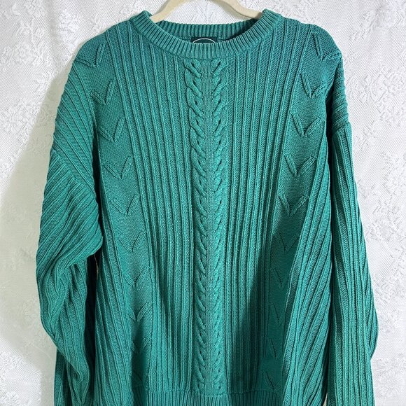 Izod Other - Beautiful Cable Knit Vintage Sweater